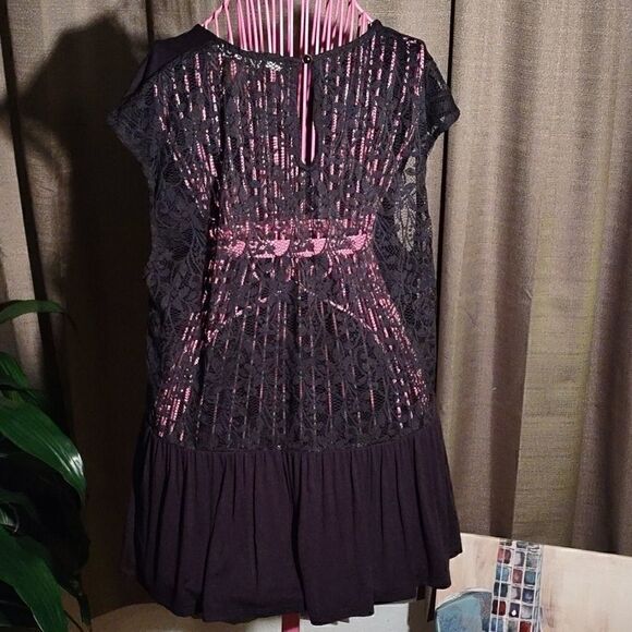 Daisy Fuentes Black Laced Back Blouse - Picture 4 of 8